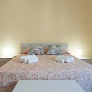 Apartamento Magiga, Syracuse
